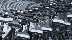 Éxito de los aparcamientos de bicicletas para residentes en Pamplona: casi el 75% están ocupados