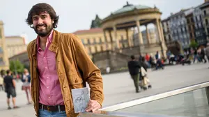 El periodista pamplonés Daniel Ramírez presenta su libro sobre Baroja: "Es un libro escrito a borbotones"