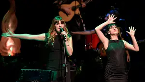 Rozal&eacute;n conquista a los navarros durante su concierto en Baluarte