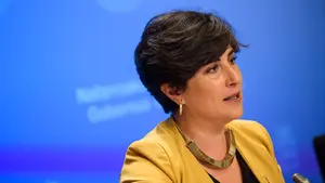 Dimisión, cese o reprobación: ponen contra las cuerdas a la consejera Solana por el "caos" en Educación