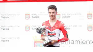 El belga Ruben Apers, primer líder de la ronda al ganar la contrarreloj en Tudela 