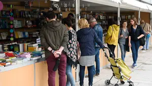 Inaugurada la XVII Feria del Libro en la Plaza del Castillo de Pamplona