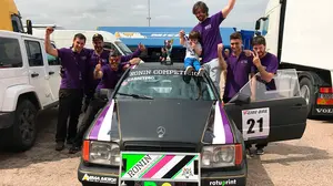 Cómo conquistar un podio con un Mercedes de los 80: el equipo navarro que debuta en los circuitos
