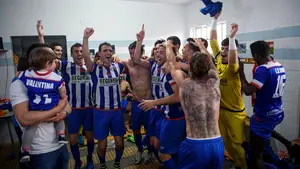 La celebraci&oacute;n del Izarra al ganar la promoci&oacute;n ante la Llagostera