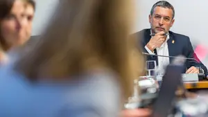 Laparra está 'triste': echa de menos las críticas de la oposición a su programa para parados de larga duración