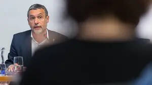 La oposición reprocha a Laparra no firmar el Plan de Empleo y este dice que sus objetivos "se han cumplido"