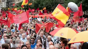 La manifestación por la igualdad, en imágenes: una marea en contra de la imposición del euskera