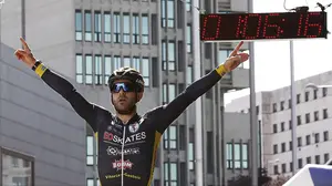 El vasco Patxi Peula y la colombiana Quintana se imponen en el Maratón de Pamplona