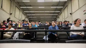 El Gobierno foral aún no ha contemplado medios para "garantizar la salud" en la vuelta voluntaria a clase