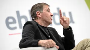 Otegi acuerda con Sánchez adoctrinar a los niños navarros en euskera para apoyar sus Presupuestos