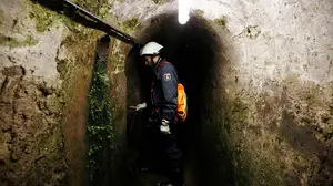 ¿Te atreverías a trabajar aquí? Esta es 'la oficina' de los agentes que vigilan las alcantarillas de Pamplona