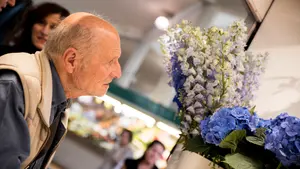 Dos renombrados pintores, a la búsqueda de formas, colores y combinaciones en el Mercado del Ensanche