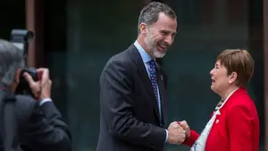 Las carcajadas del Rey Felipe y la presidenta Barkos: así ha sido su espontáneo saludo durante la visita Real