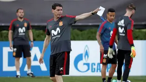 Fernando Hierro se estrena en un entrenamiento con todos sus efectivos