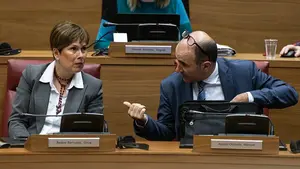 El escándalo por el 'caso Davalor' vuelve al Parlamento: piden que Ayerdi explique sus decisiones "personales" 