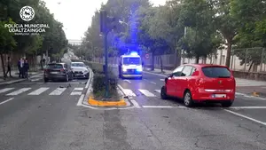 Se saltó un semáforo: cuatro heridos en un aparatoso choque en la avenida de Aróstegui