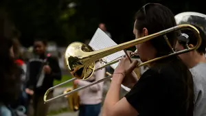 Denuncian que Navarra no vacuna a los profesores que trabajan sin mascarilla