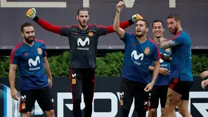 España prepara el partido ante Irán con la ausencia de Pepe Reina por molestias cervicales