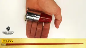 Un arma peligrosa: la polic&iacute;a incauta en un restaurante de P&iacute;o XII un objeto met&aacute;lico de grandes dimensiones