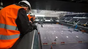 Próxima apertura: varios grupos parlamentarios visitan las obras finales del Pabellón Navarra Arena