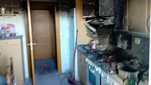 Arde una vivienda de La Milagrosa: una mujer de 85 años resulta herida por un incendio en su cocina