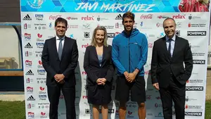 La Obra Social &rdquo;la Caixa&rdquo; renueva su colaboraci&oacute;n con el Campus Javi Mart&iacute;nez