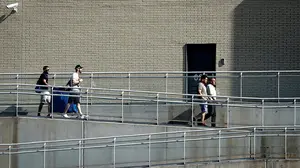 Los miembros de 'La Manada' seguirán en la calle a pesar del fallo: "Nadie nos ha propuesto modificar su situación"