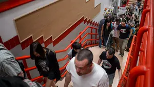 Exigen que las plazas de la OPE de Educación se adscriban a centro educativos