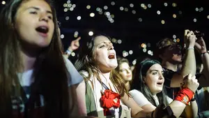 Lágrimas, gritos y silencio sepulcral: así fue el concierto de Operación Triunfo en Pamplona