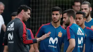 España llega a Kaliningrado con 16 grados en busca del pase y del liderato del grupo