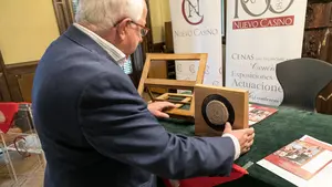 As&iacute; se ha desarrollado la presentaci&oacute;n del Baile de la Alpargata 2018 con su nuevo trofeo y pa&ntilde;uelo