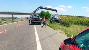 Una vecina de Portugalete resulta herida en un aparatoso vuelco en Cascante
