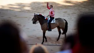 Arte a caballo sobre la arena pamplonesa: las mejores imágenes de la tarde de rejones de San Fermín