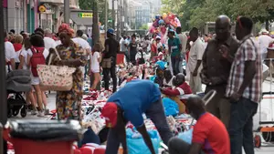 Asirón 'se pitorrea' del comercio al permitir que los 'manteros' tomen la ciudad por San Fermín