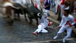 El enganchón de un Cebada Gago a la camiseta de un mozo en Mercaderes que hiela la sangre