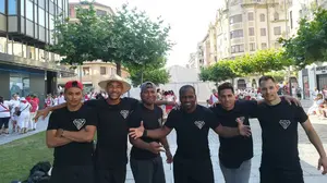 'Street Flow', el grupo de bailarines que lleva 16 años viniendo a Pamplona en Sanfermines para actuar