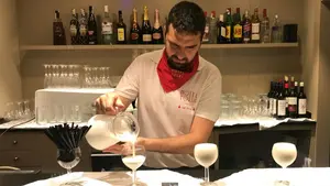 El sorbete m&aacute;s especial de Pamplona: la historia del tradicional "champ&uacute;" del Hotel Yoldi