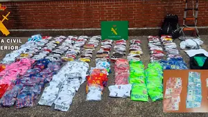 Les salió mal la jugada: incautadas casi 300 prendas de ropa falsificada para vender en San Fermín