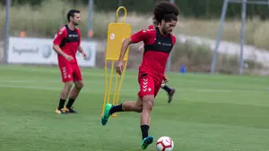 El defensa Aridane apunta a titular contra el Almería y Fran Mérida está casi descartado