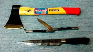 Detenido un hombre en Zizur por correr con un gran cuchillo por la calle y amenazar de muerte a su madre