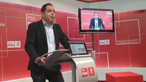 Alzórriz (PSN) critica a Navarra Suma en Burlada por convocar una plaza de empleo pública que requiere euskera