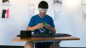 Uno de los j&oacute;venes navarros m&aacute;s prodigios del cubo de Rubik cuenta los secretos de este curioso mundo