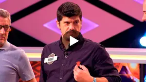 El pin 'especial' con el que el navarro de '¡Boom!' ha revolucionado el plató al grito de "no es no"