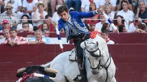 Los rejones de muerte se resisten en Bilbao a los Hermoso de Mendoza, que se marchan con las manos vacías