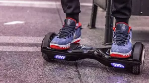 El auge de los 'hoverboards' y los patinetes el&eacute;ctricos: de caminar, a rodar por las calles de Pamplona