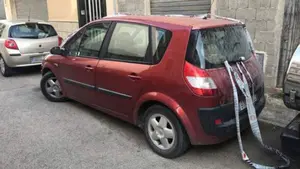 La tragedia más dramática: muere un bebé tras ser olvidado durante horas por su abuelo dentro de un coche