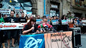 Los 'okupas' del Marqués de Rozalejo chantajean a Barkos: "Solo dialogaremos si se retira la petición de desalojo"