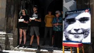 En plena amenaza por desalojo, el Gaztetxe de Rozalejo homenajea a Maravillas con su hermana Josefina Lamberto