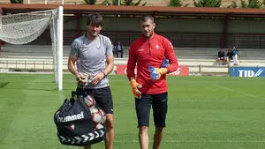 El guardameta titular, Rubén Martínez, ausente en la penúltima sesión matinal de entrenamiento en Tajonar
