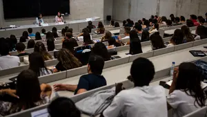 Tramitaci&oacute;n telem&aacute;tica: estas son las novedades y las condiciones de las becas del Gobierno foral para estudiantes